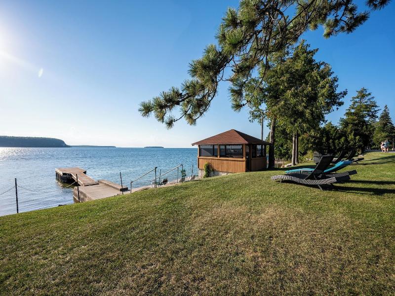 Pine Grove Resort
