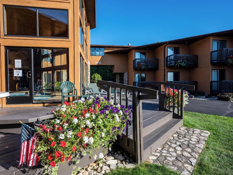 Pine Grove Resort