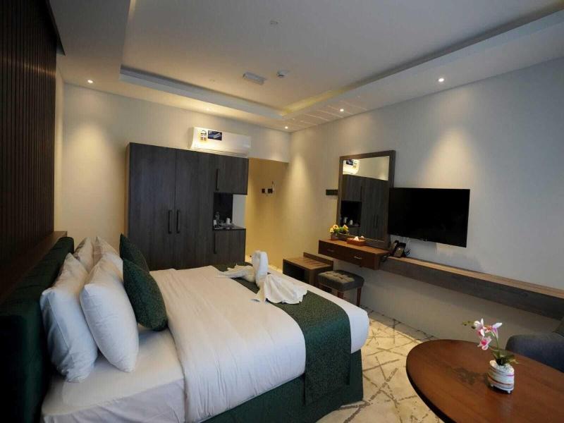 Green View Hotel image