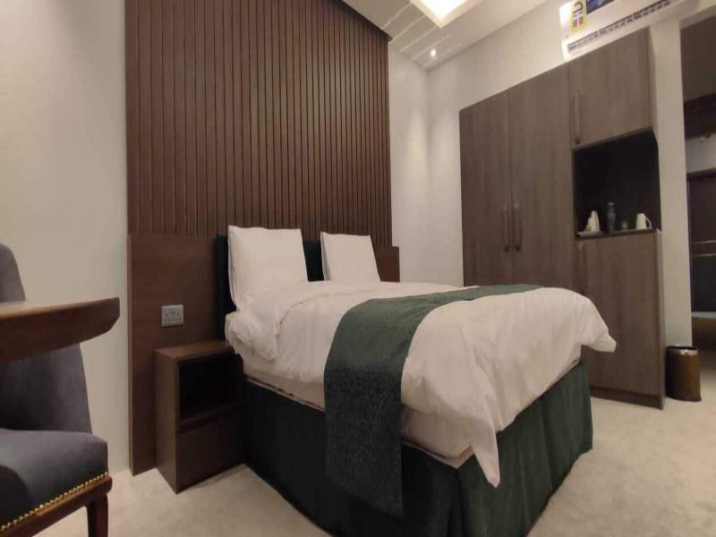 Green View Hotel image