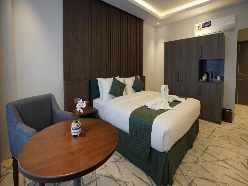 Green View Hotel image