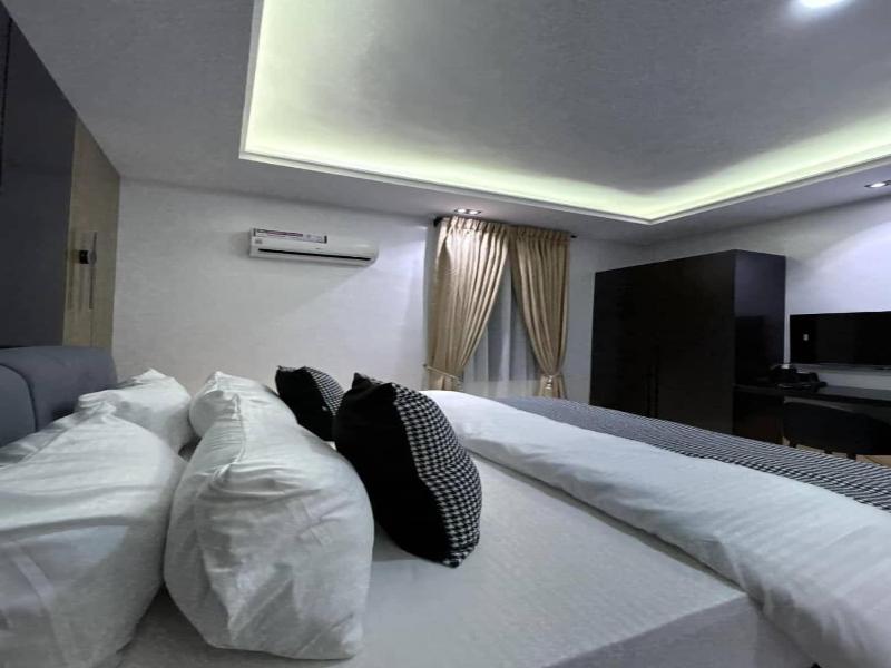 Deliz Homes And Hotel image
