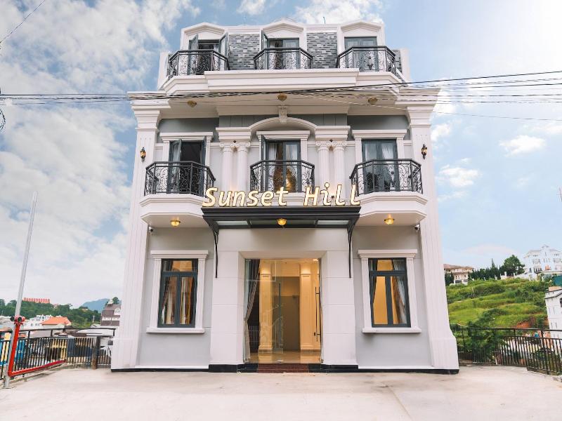 Sunset Hill Hotel image