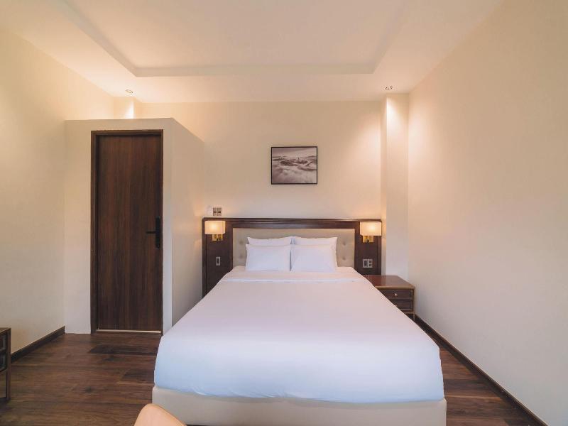 Sunset Hill Hotel image