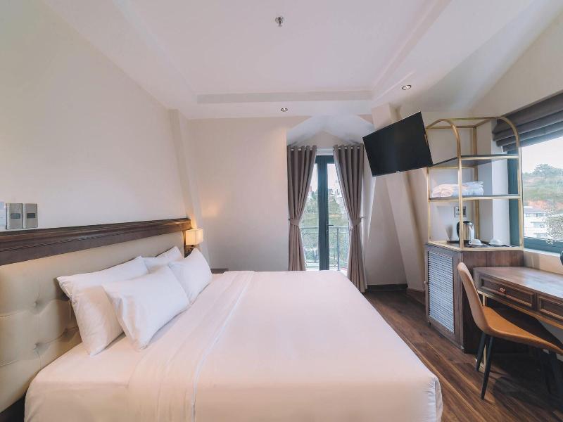 Sunset Hill Hotel image