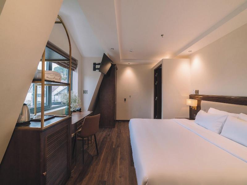 Sunset Hill Hotel image