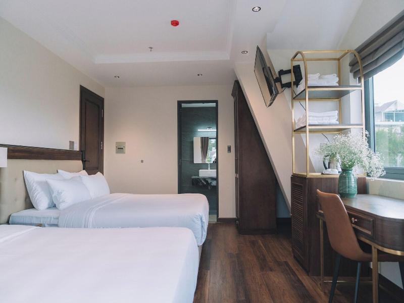 Sunset Hill Hotel image