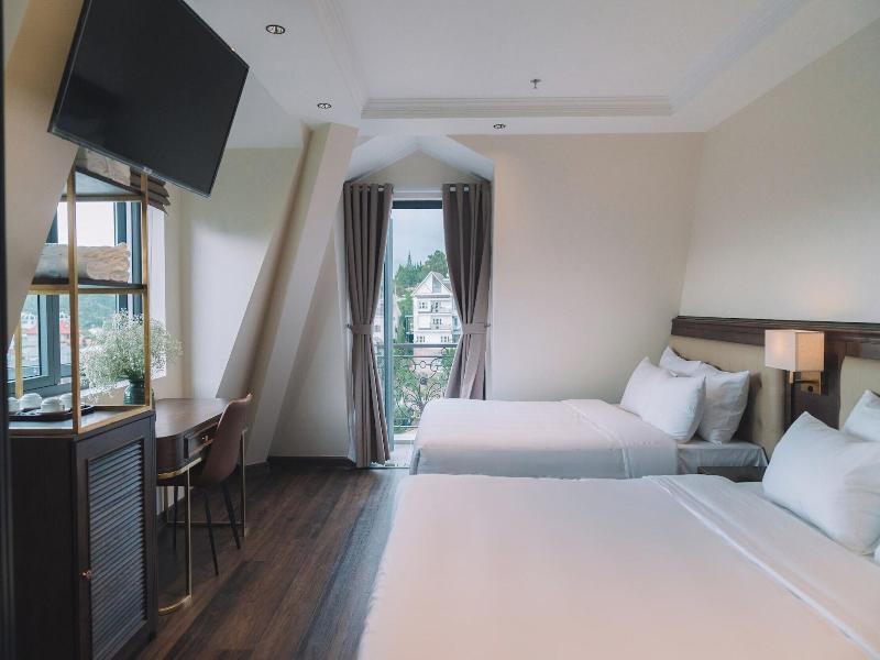 Sunset Hill Hotel image