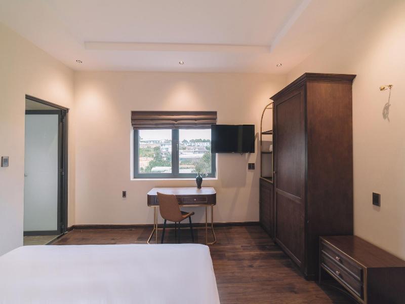 Sunset Hill Hotel image