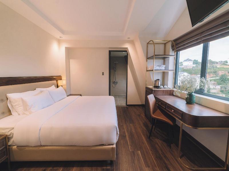 Sunset Hill Hotel image