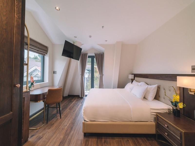 Sunset Hill Hotel image