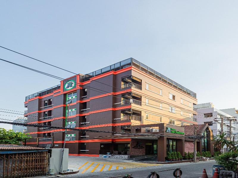 S7ven Ratchada Hotel image