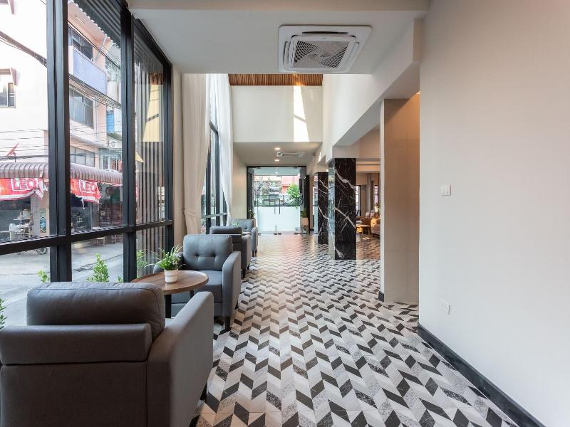 S7ven Ratchada Hotel image