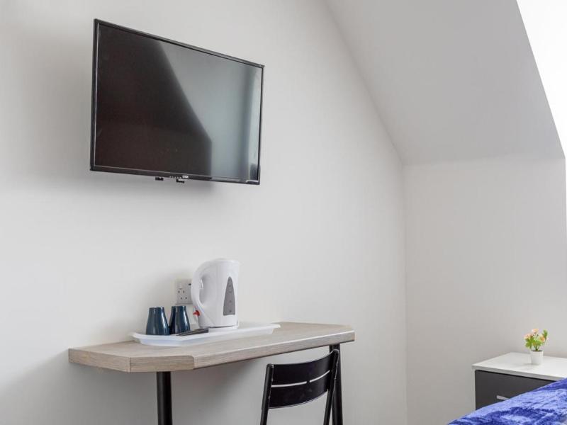 Dusties Hotel image