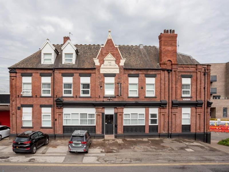 Dusties Hotel image