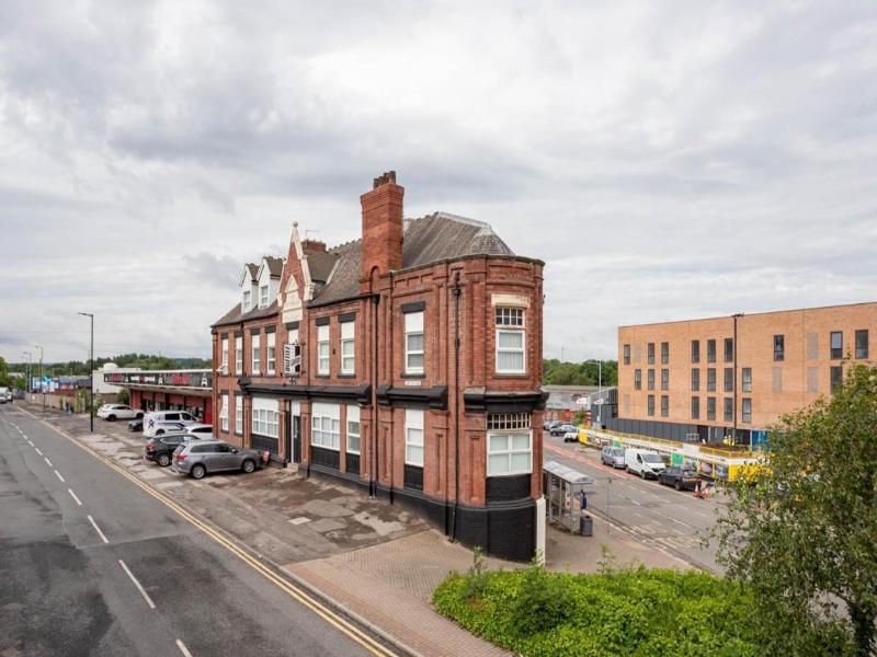 Dusties Hotel image