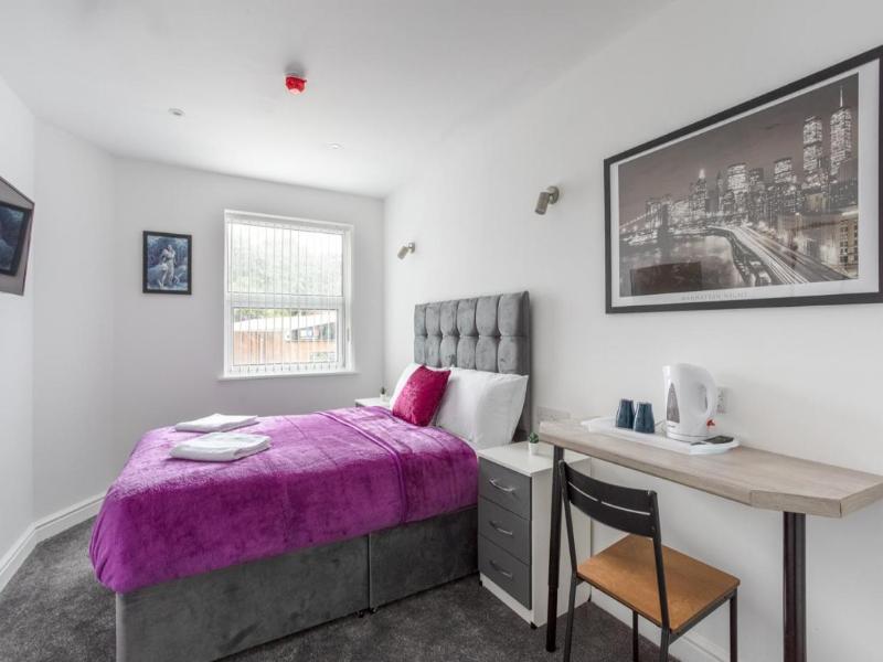 Dusties Hotel image