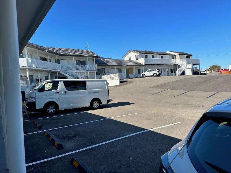 Surf Beach Motel Newcastle image