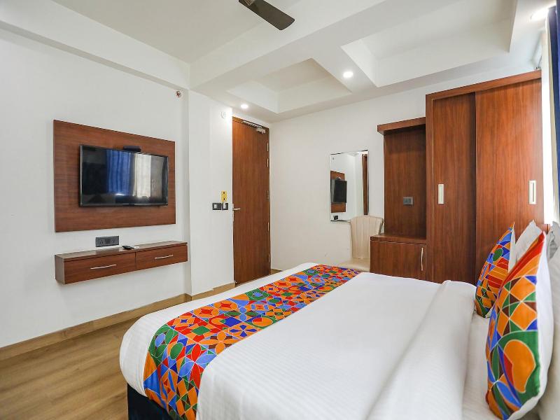 Fabhotel Rs Golden image