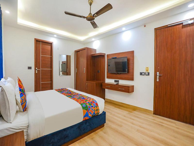 Fabhotel Rs Golden image