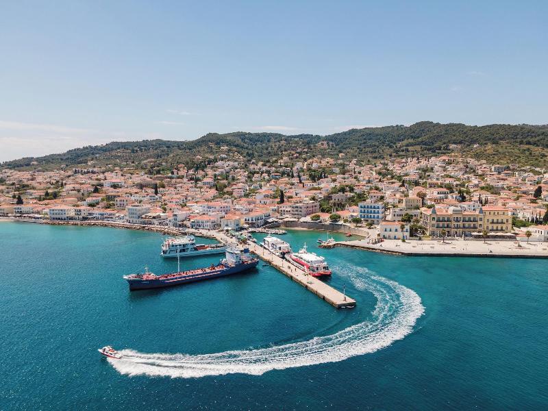 Teresa Spetses image