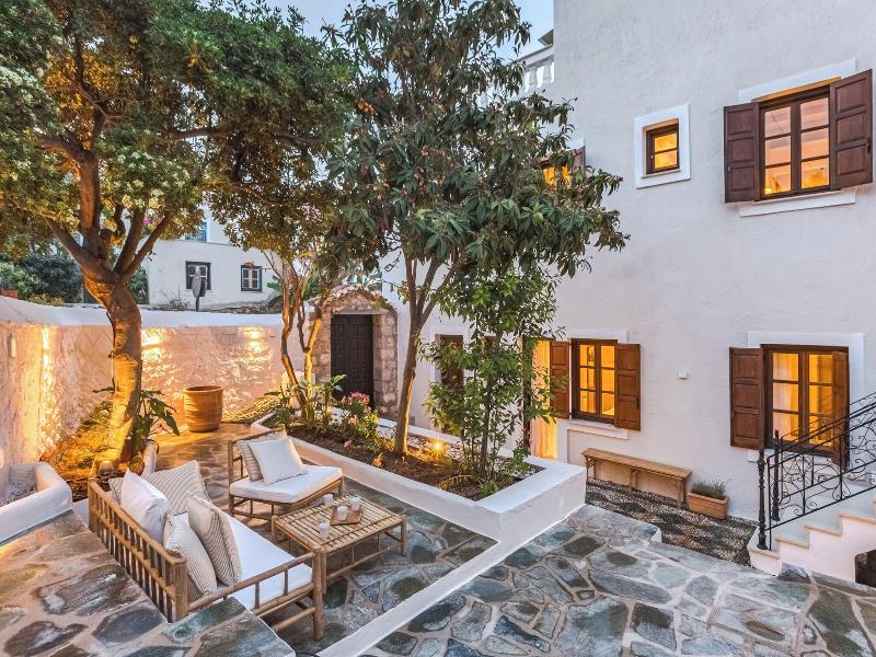 Teresa Spetses image