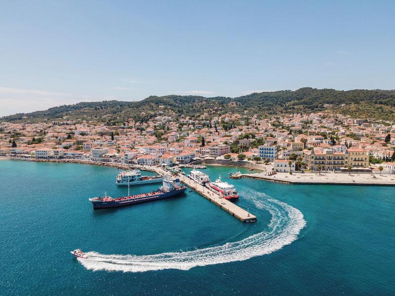 Teresa Spetses image
