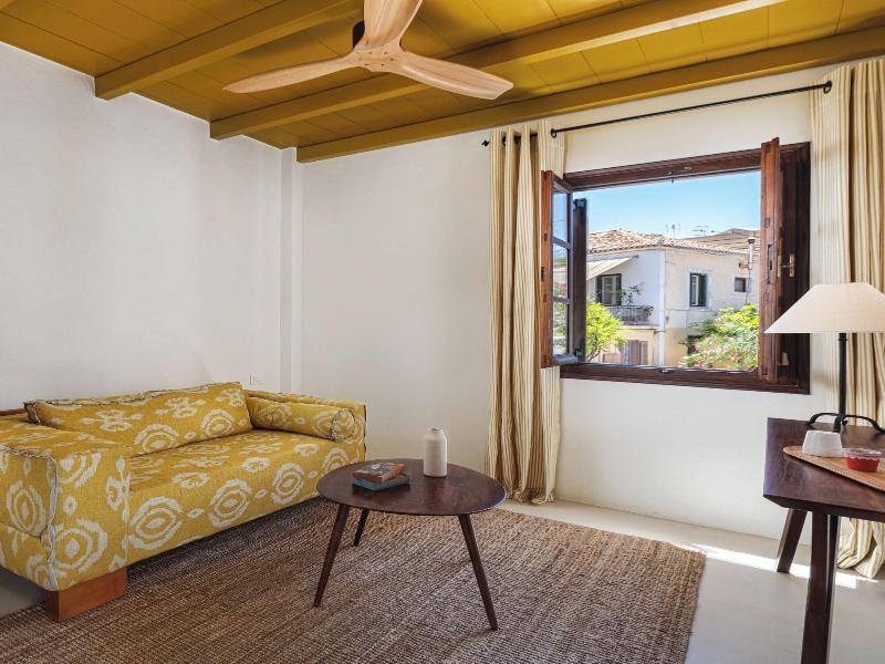 Teresa Spetses image