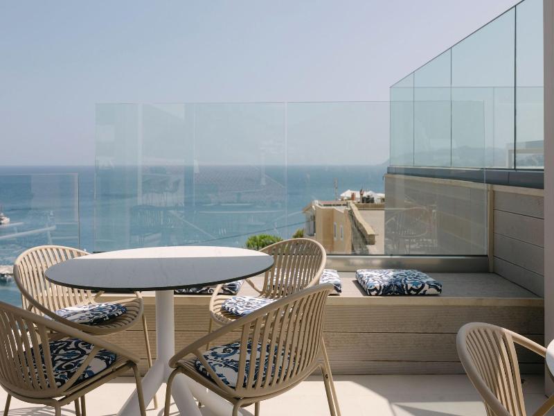 Golden Luxury Suites image