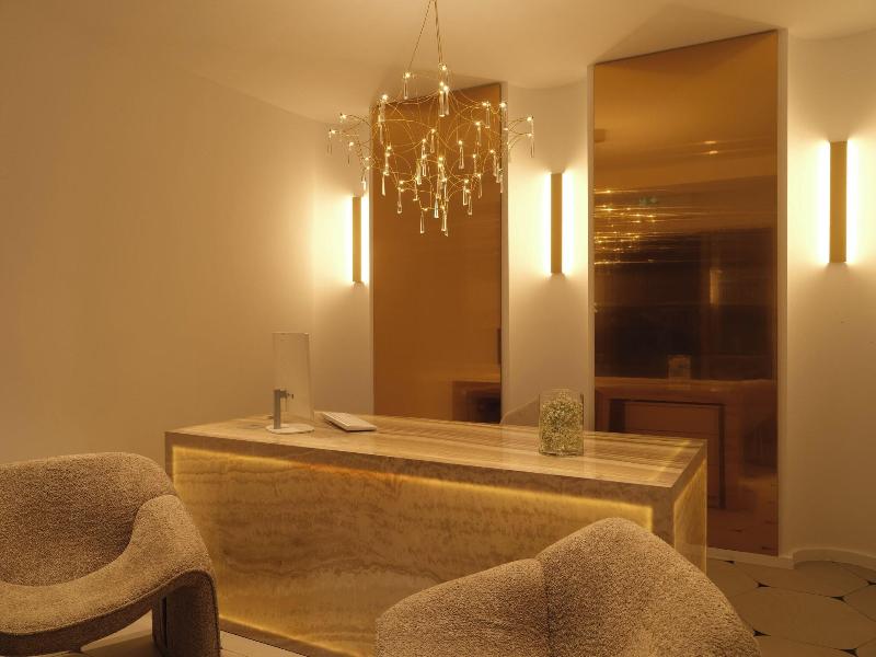 Golden Luxury Suites image