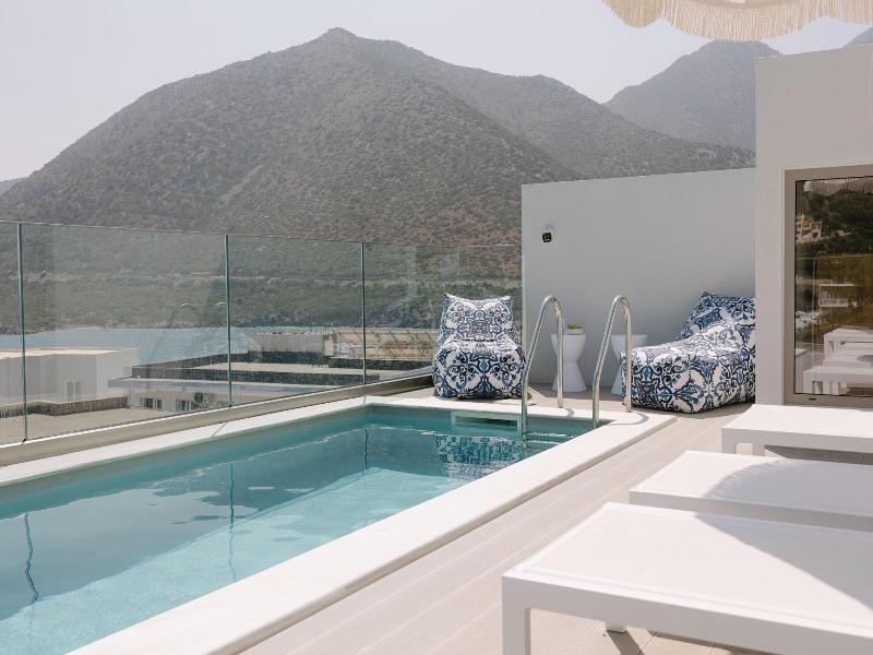 Golden Luxury Suites image