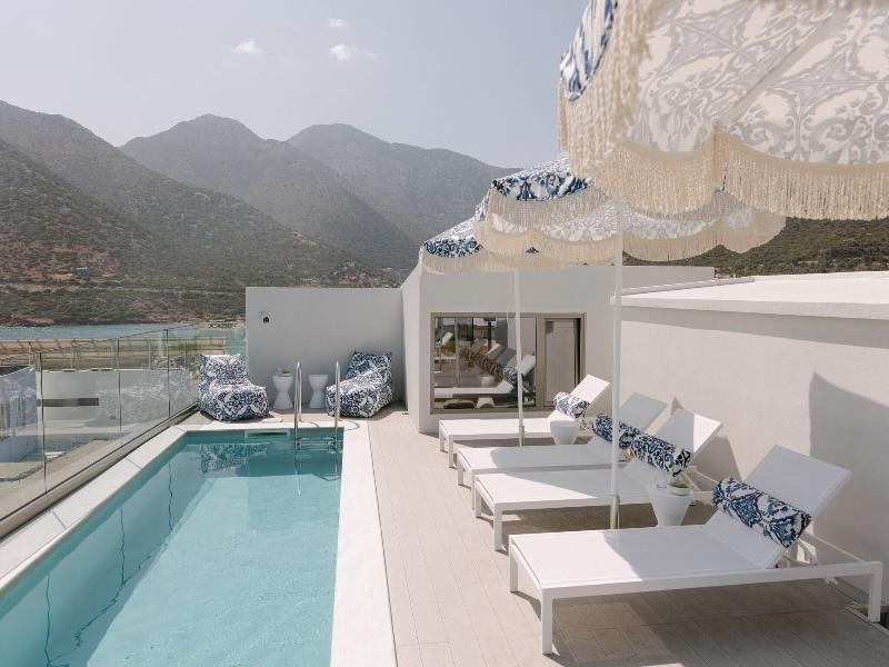 Golden Luxury Suites image
