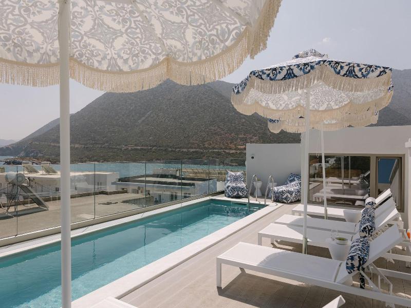 Golden Luxury Suites image
