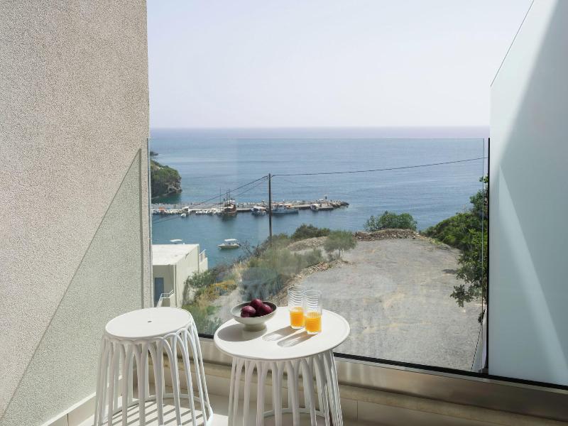 Golden Luxury Suites image