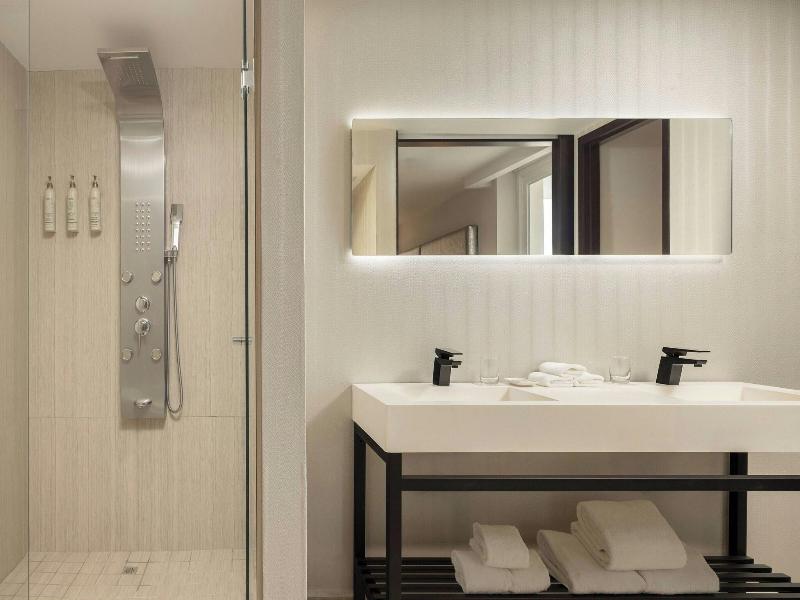 Renaissance Panama City Hotel image
