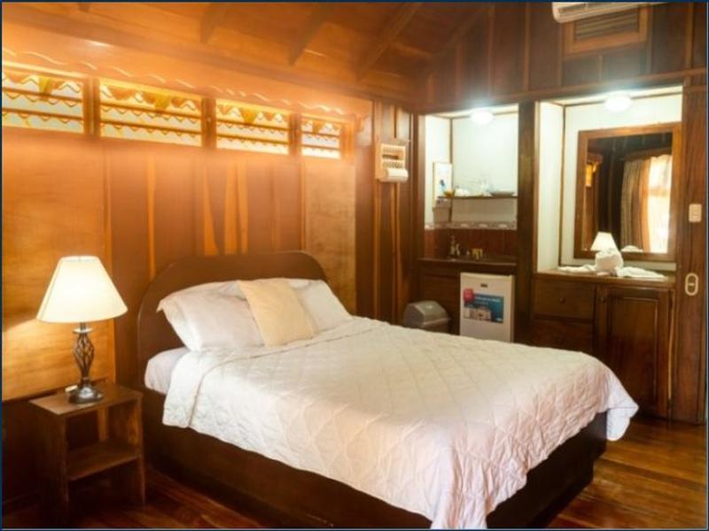 Natural Green Lodge image