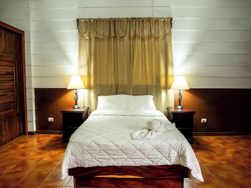 Natural Green Lodge image