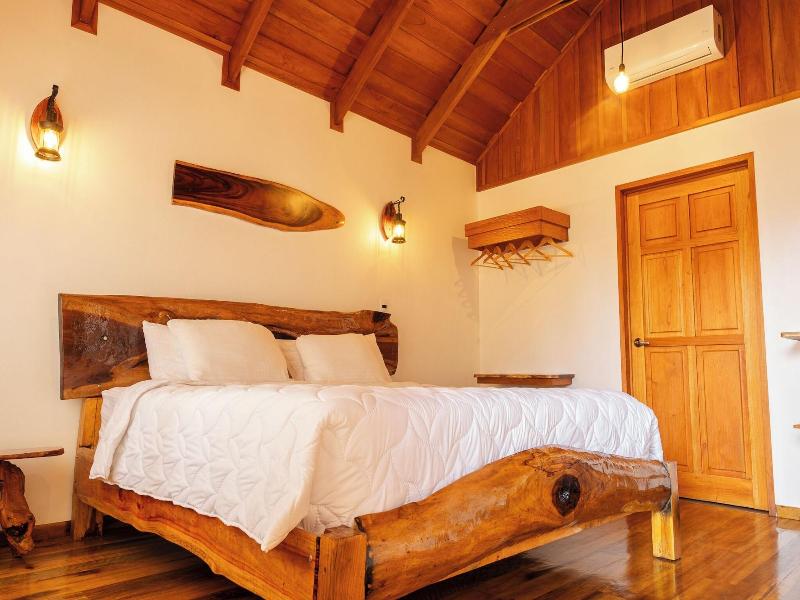 Natural Green Lodge image