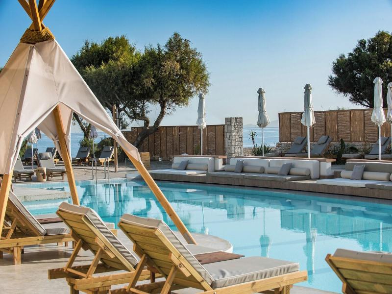 Enorme Teatro Beach image