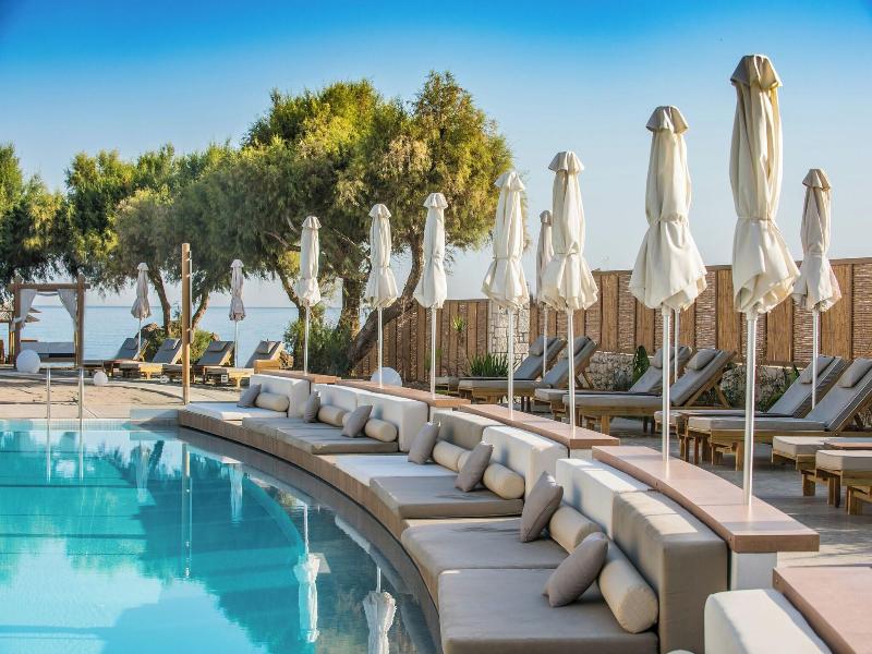 Enorme Teatro Beach image