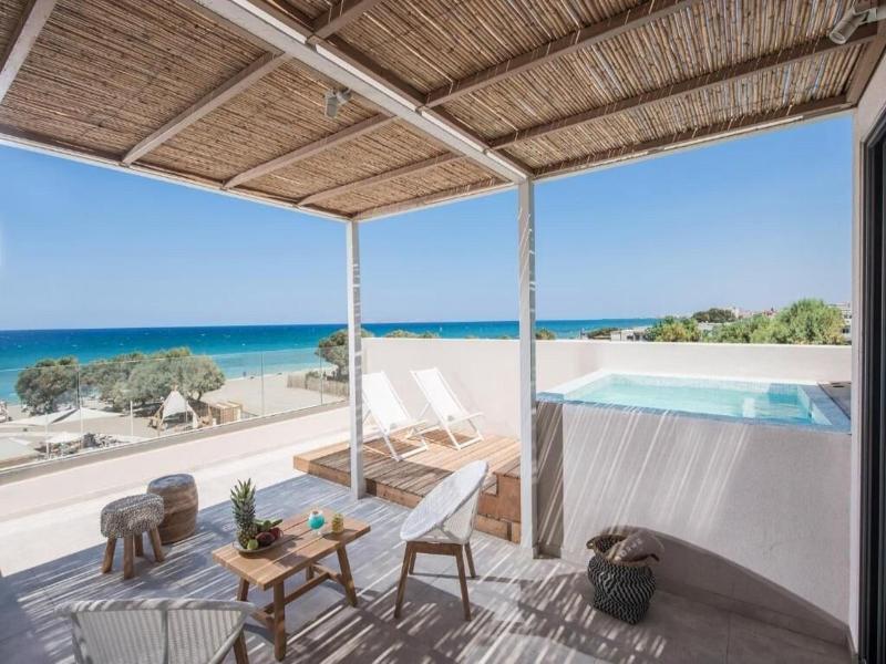 Enorme Teatro Beach image