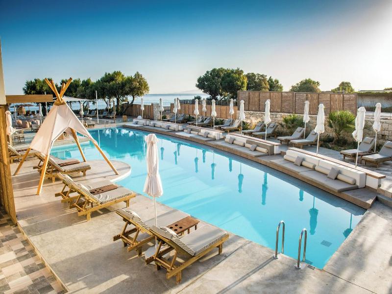 Enorme Teatro Beach image