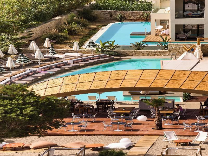 Enorme Teatro Beach image