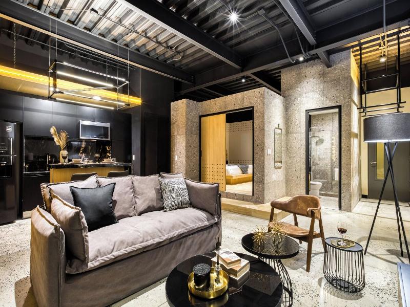Downtown Designer Apartments By Uliv image