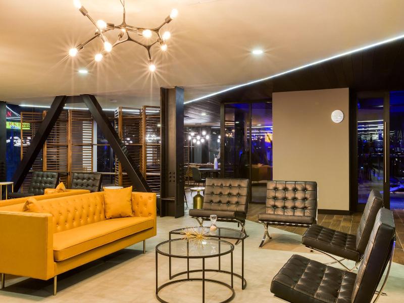 Downtown Designer Apartments By Uliv image