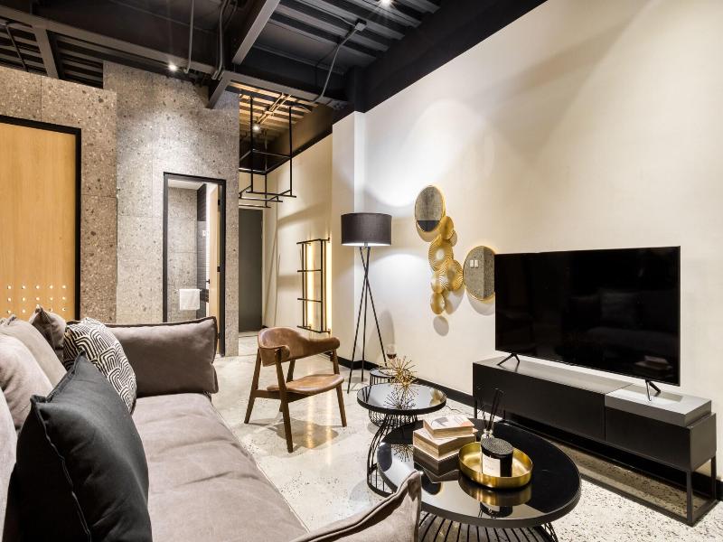 Downtown Designer Apartments By Uliv image