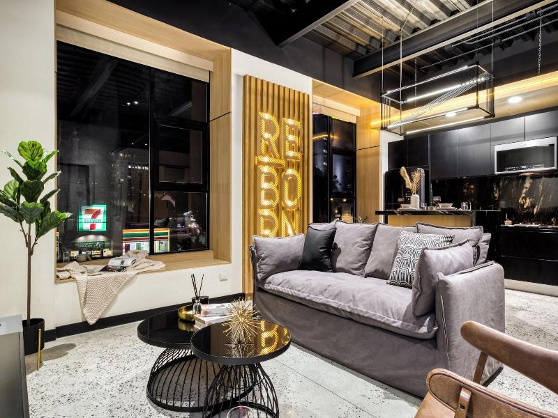 Downtown Designer Apartments By Uliv image