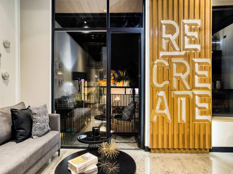 Downtown Designer Apartments By Uliv image