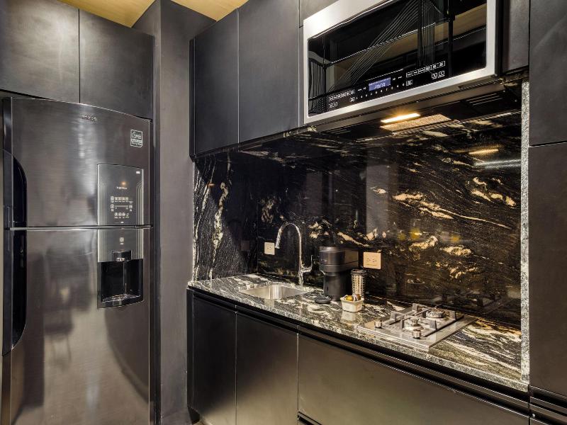 Downtown Designer Apartments By Uliv image