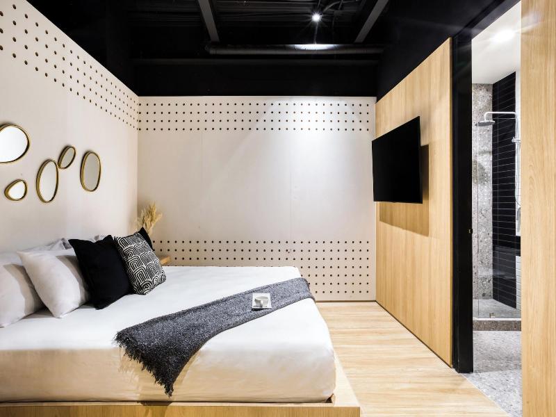 Downtown Designer Apartments By Uliv image